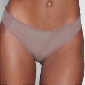 NWT SKIMS fits everybody cheeky briefs in umber